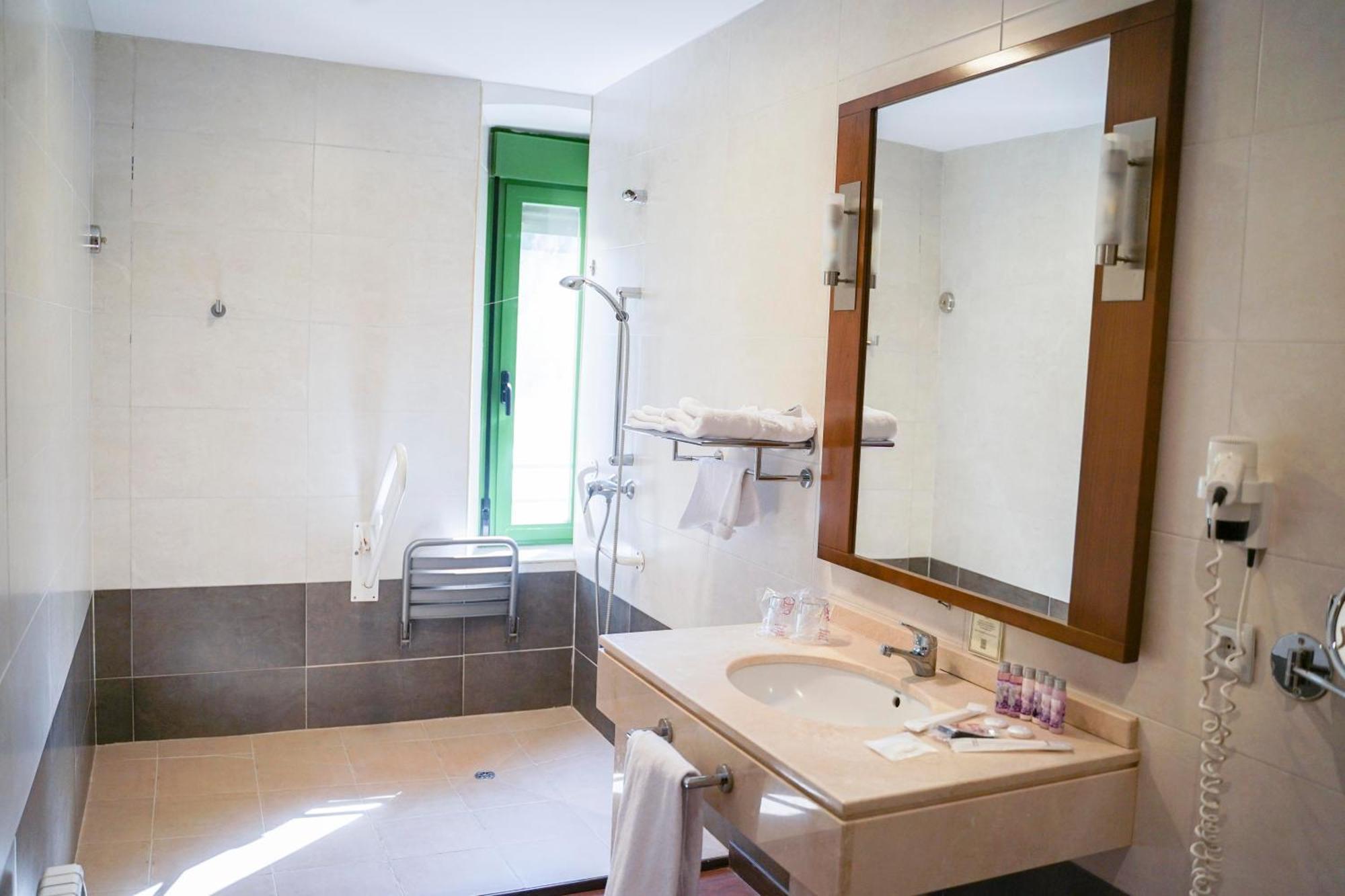 Double Room - Disability Access with Spa included