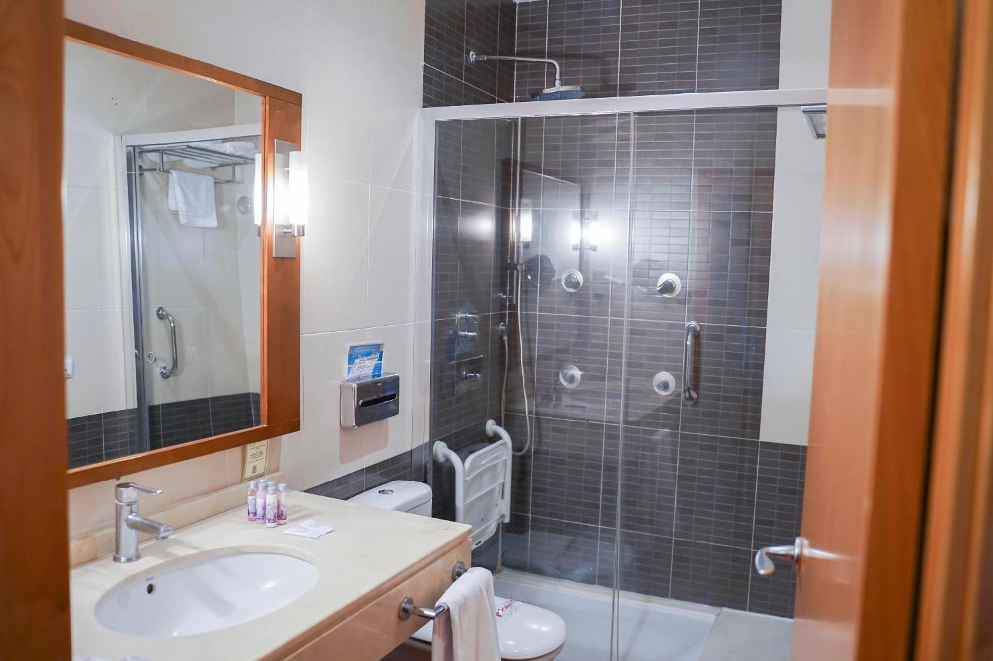 Single Room with Spa included